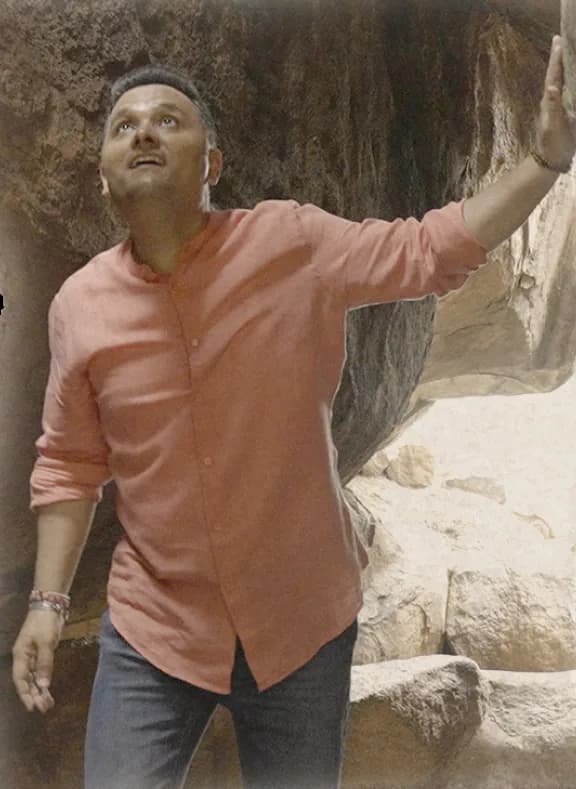 Amish Tripathi speaking during an interview